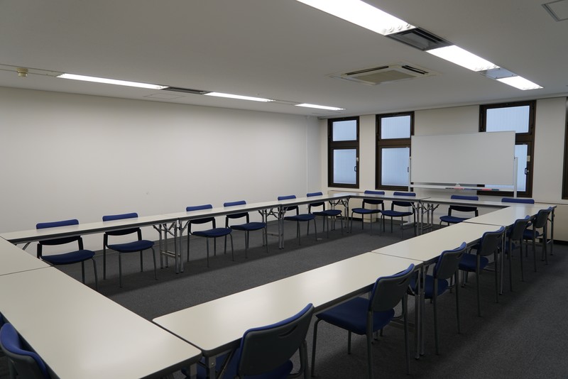 写真:D室 (会場:8階)